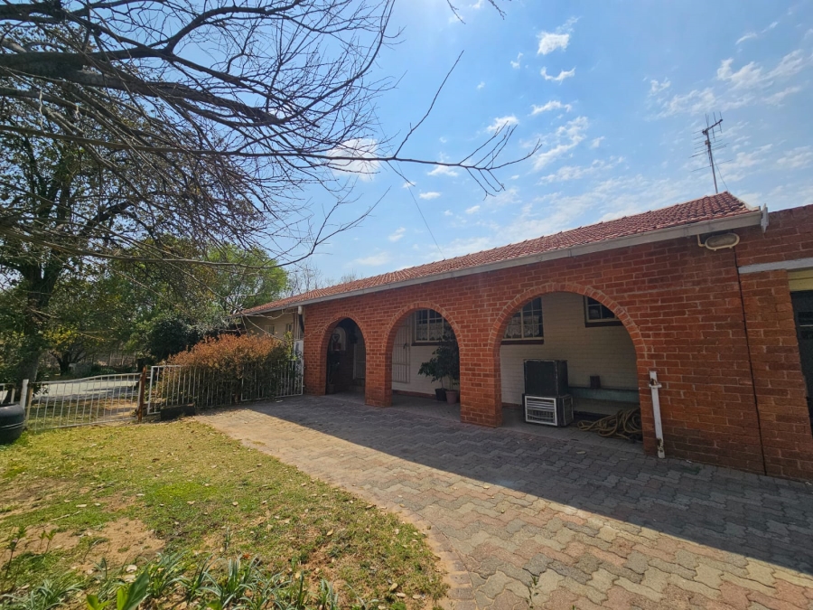 5 Bedroom Property for Sale in Flamingo Park Free State